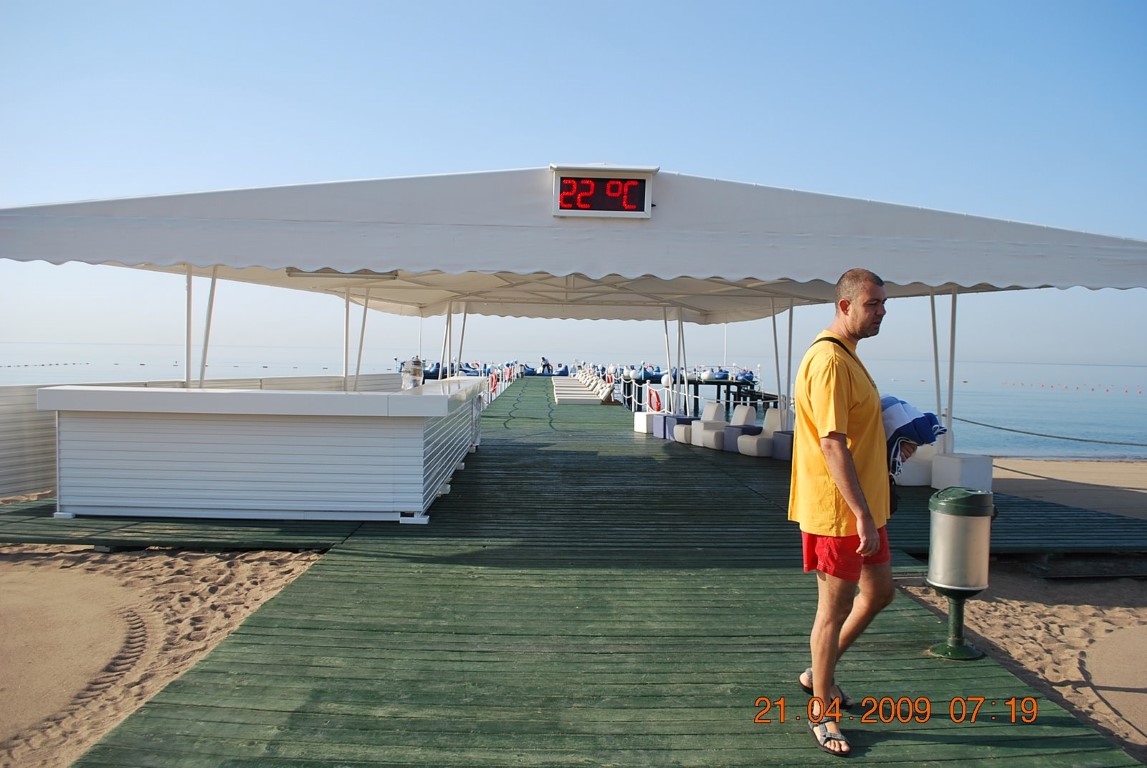 imagini hotel TITANIC LARA